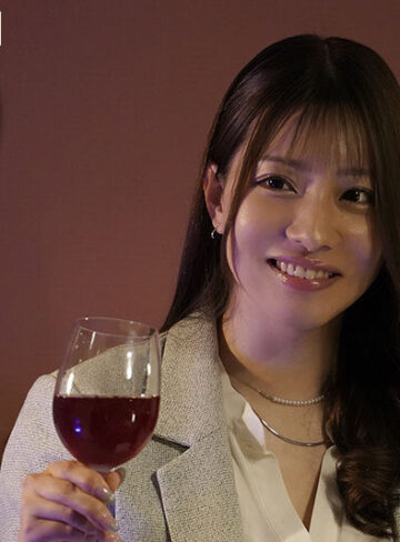 品番：ipzz00734 出張先で高嶺の花の女社長と相部屋に… 圧倒的美巨乳にフル勃起した童貞の僕を受け入れてくれた優しさに甘えて朝まで暴走むしゃぶりつき性交 ひなの花音