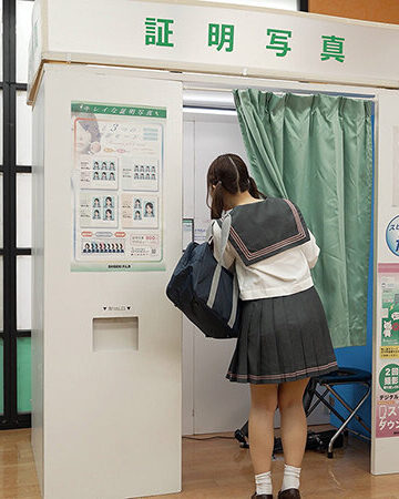 品番：1sgki00080 ここで撮影した写真を貼れば絶対合格するというピストンバイブ証明写真ボックス 大学受験前の顔面SS級女子学生がどんなに突かれても笑顔をキープ