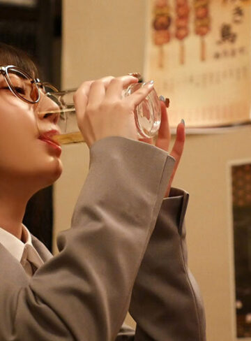 品番：midv00819 会社の喪女後輩が飲み会で理性崩壊。酔うとキス魔になって終電過ぎても熱烈ベロキス求愛SEXで精子ぶっこ抜かれる爆抜きドロ酔いハシゴ酒 七沢みあ